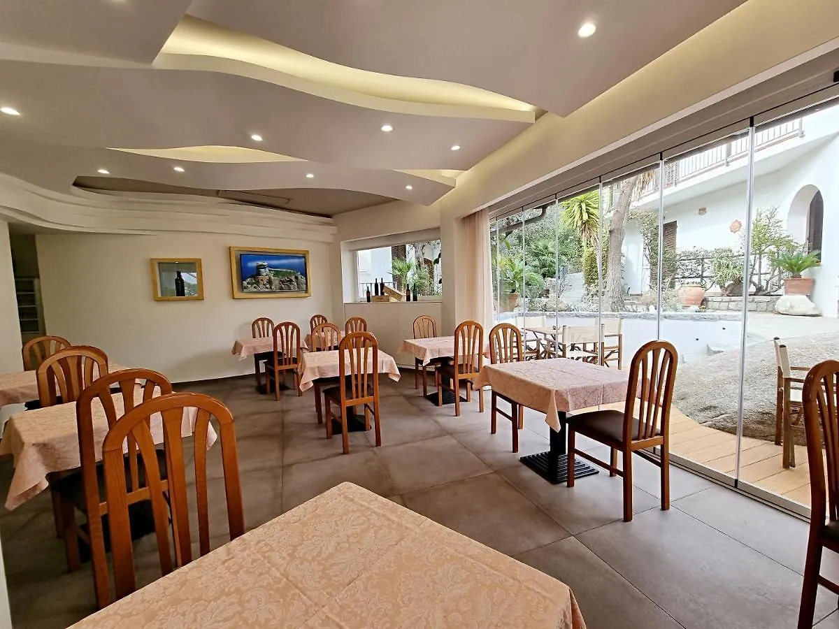 Hotel Montemerlo Fetovaia 3*,