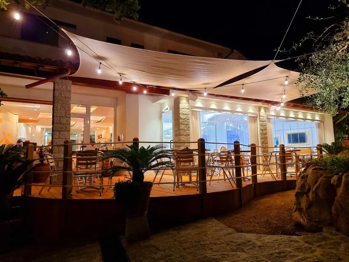 Hotel Montemerlo Fetovaia